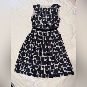 Banana Republic Navy & Cream Geometric Silk Dress Size 4 NWOT